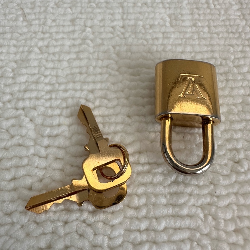 Louis Vuitton Lock, Keys 🔐 and Clasp